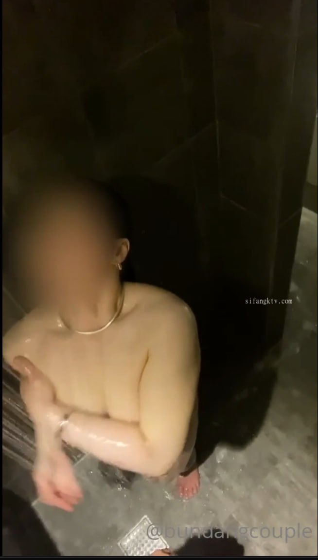 【2023-03-21】outdoor nude video💕.m4v